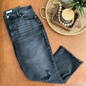 Loft Curvy Straight Crop in Black Wash